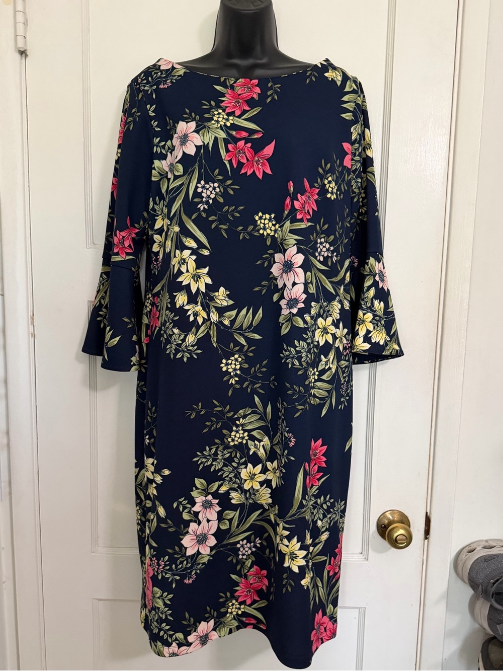 Navy Floral Dress with Pink and Green Blooms 🌸🌺